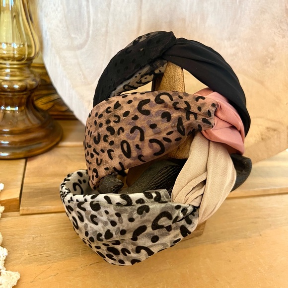 New! The “Princess” Leopard Cheetah Flat Twisted Headband - Picture 3 of 5